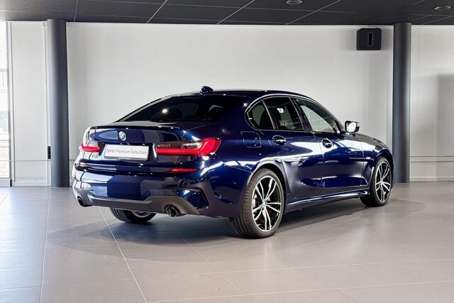 BMW 3-SERIE Sedan 330e High Executive | M Sport | Stoelverwarming | Achteruitrijcamera | Hifi |