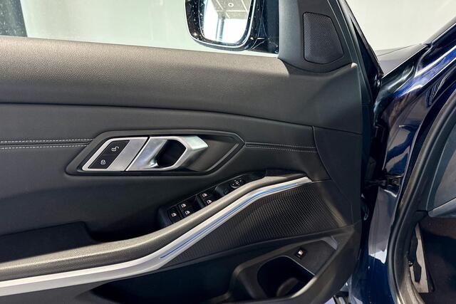 BMW 3-SERIE Sedan 330e High Executive | M Sport | Stoelverwarming | Achteruitrijcamera | Hifi |