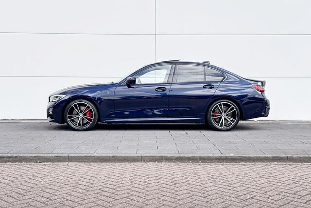 BMW 3-SERIE Sedan 320i High Executive | M-Sport Pro | Schuif kanteldak |