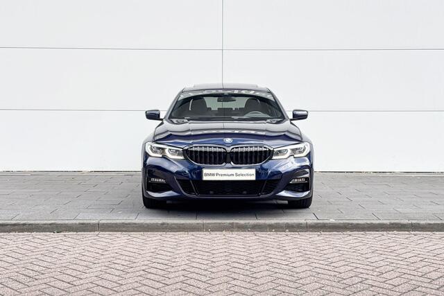 BMW 3-SERIE Sedan 320i High Executive | M-Sport Pro | Schuif kanteldak |