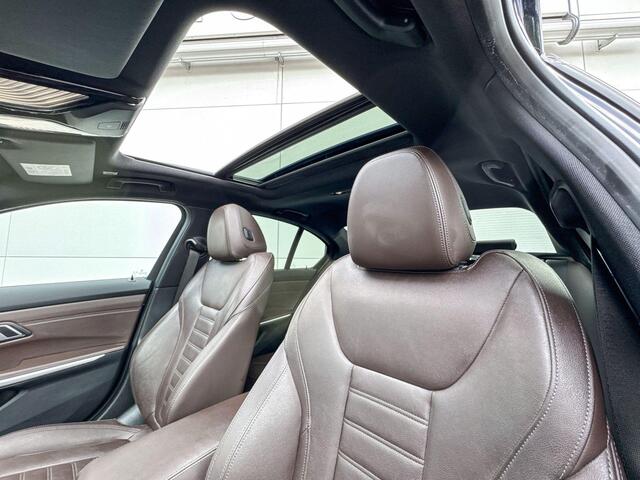 BMW 3-SERIE Sedan 320i High Executive | M-Sport Pro | Schuif kanteldak |