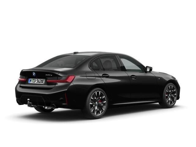 BMW 3-SERIE 330e M Sportpakket Pro | Comfort Pack | Innovation Pack | Harman Kardon