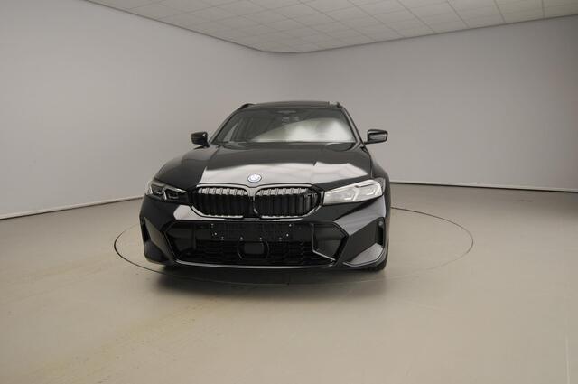 BMW 3-SERIE Touring 330e M Sportpakket Pro | Panoramadak | Harman Kardon | Driving Assistant Professional | Trekhaak