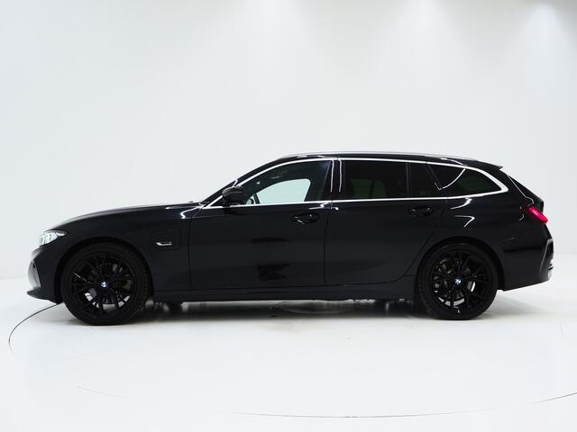 BMW 3-SERIE Touring 320e LCI | Sportstoelen | Leder | Sfeerlicht | Dodehoek | Cruise | Stoelverwarming | Carplay