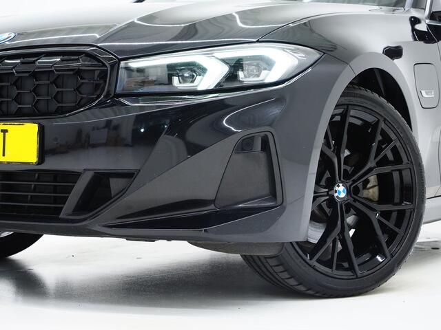 BMW 3-SERIE Touring 320e LCI | Sportstoelen | Leder | Sfeerlicht | Dodehoek | Cruise | Stoelverwarming | Carplay
