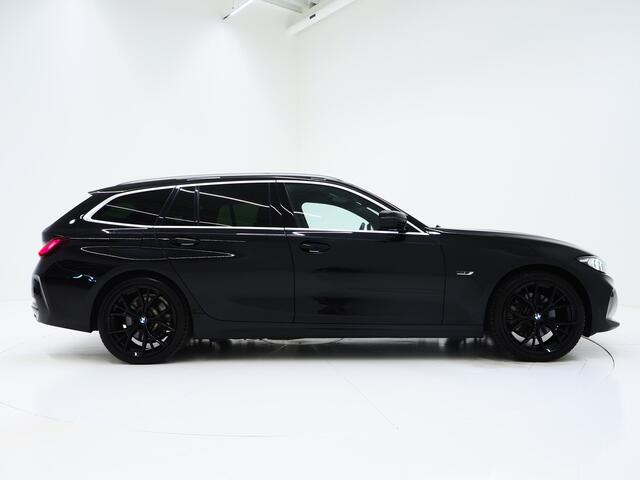 BMW 3-SERIE Touring 320e LCI | Sportstoelen | Leder | Sfeerlicht | Dodehoek | Cruise | Stoelverwarming | Carplay