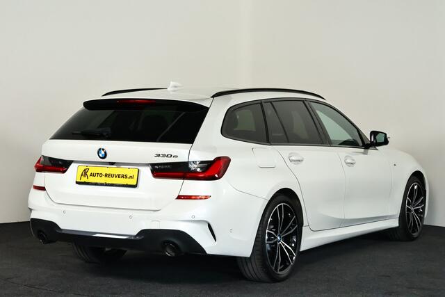 BMW 3-SERIE 330e M-Sport Panorama / Opendak / Pilot assist / Harmankardon / HUD
