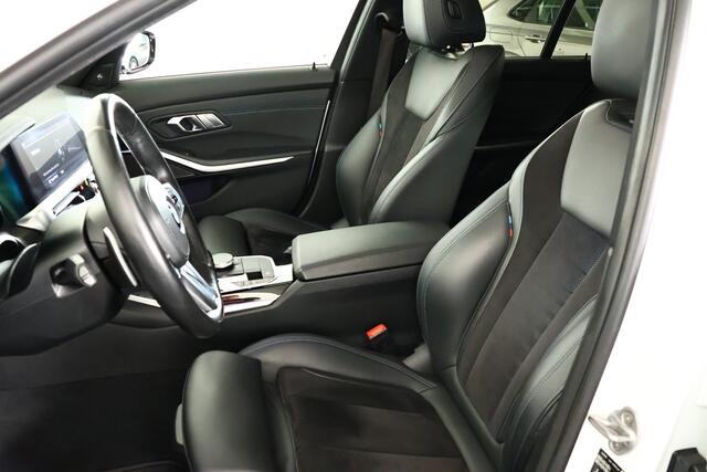 BMW 3-SERIE 330e M-Sport Panorama / Opendak / Pilot assist / Harmankardon / HUD