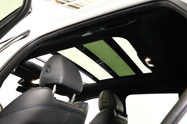 BMW 3-SERIE 330e M-Sport Panorama / Opendak / Pilot assist / Harmankardon / HUD