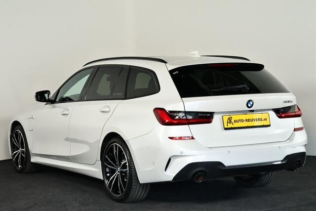 BMW 3-SERIE 330e M-Sport Panorama / Opendak / Pilot assist / Harmankardon / HUD