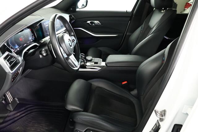 BMW 3-SERIE 330e M-Sport Panorama / Opendak / Pilot assist / Harmankardon / HUD