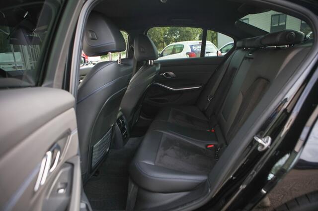 BMW 3-SERIE 330e Bns Ed. Pl.