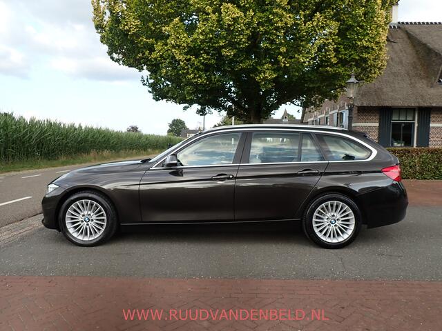 BMW 3-SERIE Touring 320i High-Exe TREKHAAK / HEAD-UP / CARPLAY / SCHUIF-KANTELDAK
