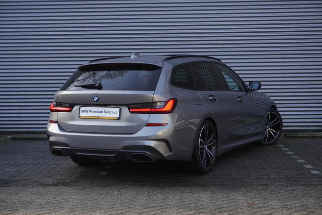 BMW 3-SERIE Touring M340i xDrive High Executive | Parking Pack | Glazen panoramadak | HiFi System | Trekhaak met elektrisch wegklapbare kogel | BMW Head-Up Display | Lentevoordeel