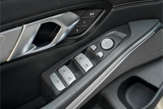 BMW 3-SERIE M340i xDrive Schuifdak LASER ACC Individual H/K 1e Eig