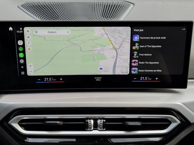 BMW 3-SERIE Touring 330e / SOH 95% / Dealer onderhouden / 1.500 kg Elektr. trekhaak / EAER 60 km / Apple Carplay Android Auto / Elektrische achterklep / Cruise control / Keyless start / Climate control / Navigatie / Parkeersensoren voor en achter /