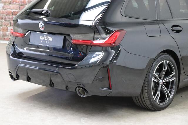 BMW 3-SERIE Touring 330e High Executive M Sport Pakket Automaat / SoH 98% / Facelift / Widescreen / Panoramadak / Hifi / Adaptieve LED-koplamp / Driving Assistant / Live Cockpit Professional / DAB / 18 Inch / Leder / Extra Getint Glas / Stoelverwarming / Achteruitrij