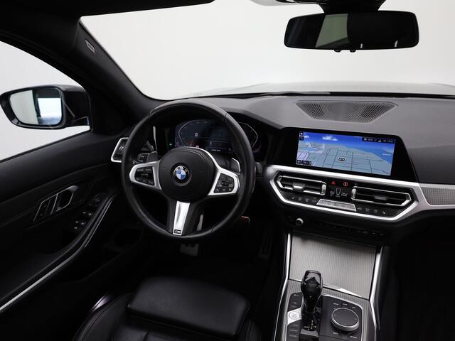 BMW 3-SERIE Touring 320i High Executive Edition | 20'' | Pano | Head Up | Elk. A-klep | Camera | Prijs Rijklaar!!
