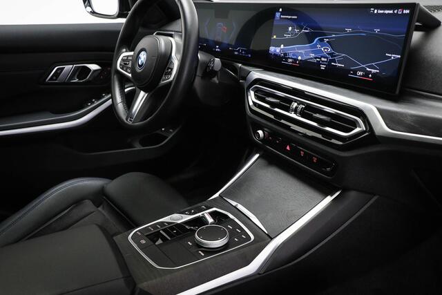 BMW 3-SERIE Touring 330e M-Sport | SOH 95% | PANORAMADAK | HEAD UP | HOUTAFWERKING | CAMERA | 19"