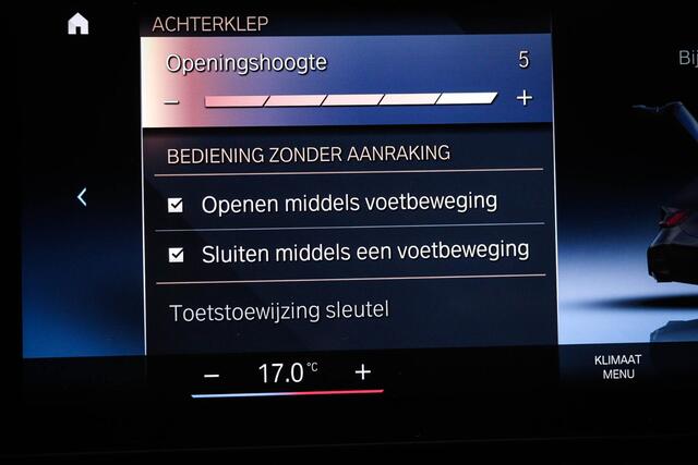 BMW 3-SERIE Touring 330e M-Sport | SOH 95% | PANORAMADAK | HEAD UP | HOUTAFWERKING | CAMERA | 19"