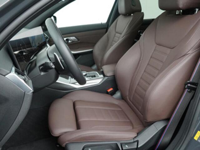 BMW 3-SERIE Touring 330e xDrive M-Sportpakket / Trekhaak / Panoramadak / Harman-Kardon / Driving Assistant Professional / Alu wielen 19 inch