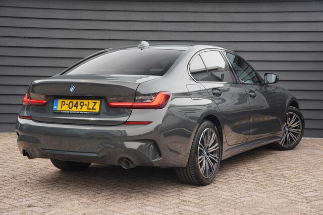 BMW 3-SERIE 320e Business Edition Plus - M SPORT - LASER LED - SCHUIFDAK - LEDER - CARPLAY -