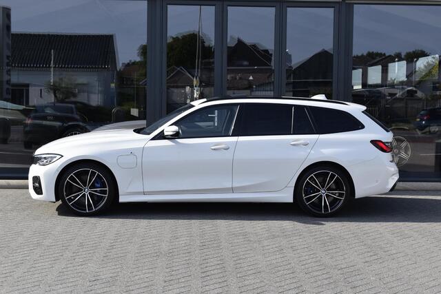 BMW 3-SERIE Touring 330e High Executive M-pakket BTW Pano Head-up