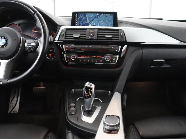 BMW 3-SERIE Touring 318i M Sport Corporate Lease | Leder | Stoelverwarming | Bluetooth | Navigatie | Cruise control | Park assist | Climate control |