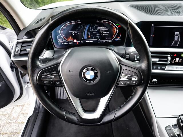 BMW 3-SERIE Touring 320i Business Edition 1e-Eig. & Dealer-Onderh. BOVAG-Garantie. NL-Auto.