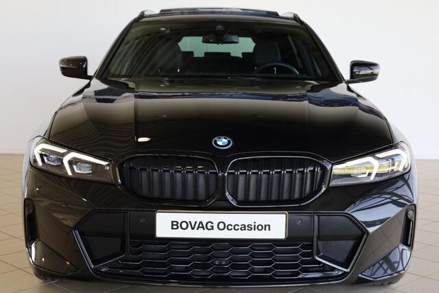 BMW 3-SERIE Touring 330e xDrive | M Sportpakket Pro | Panorama Dak | Comfort Access | Elektr. Trekhaak