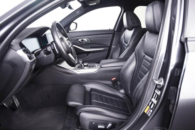 BMW 3-SERIE 330e High Executive M Sport - Schuif-/kanteldak - Active Cruise Control - Head up - Elektrische verstelbare/verwarmde stoelen - Hifi - Comfort Access - BMW Laserlight - Getinte ruiten -