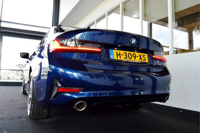 BMW 3-SERIE 320i Executive Edition Sport