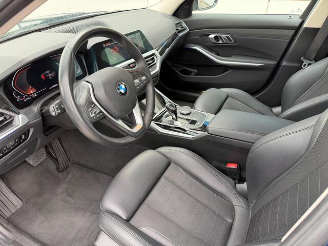 BMW 3-SERIE Sedan 320i Model Sport Line | LED-koplampen | Sportstoelen | HiFi-Luidsprekersysteem