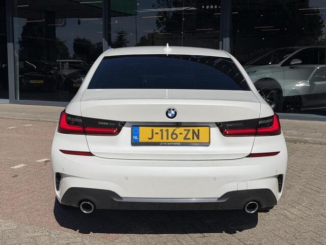 BMW 3-SERIE 318i Executive Edition M-SPORT |LEDER SPORT INTERIEUR| BORDENHERKENNING| DODE HOEK DETECTIE | AIROC/ECC | CRUISECONTROLL | CAMERA | PARKEERSENSOREN |