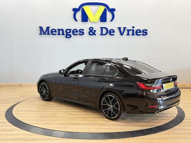 BMW 3-SERIE 320i High Executive Airco ECC | Sfeer | Keyless | 19 Inch | Apple Carplay | HiFI | Isofix