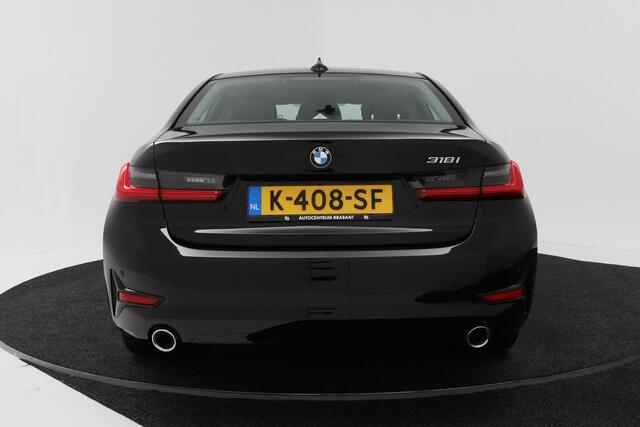 BMW 3-SERIE 318i Executive Edition (NAVIGATIE, CARPLAY, LED, DEALER ONDERHOUDEN)