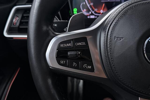 BMW 3-SERIE 320i High Executive Edition (STOELVERWARMING, CAMERA, PDC, SFEERVERLICHTING, TREKHAAK AFNE