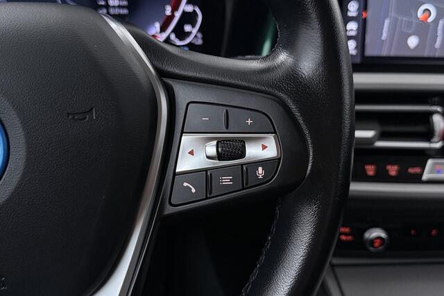 BMW 3-SERIE 330e Business Edition Plus (TREKHAAK, STOELVERWARMING, NAVIGATIE, PARKEERSENSOREN)