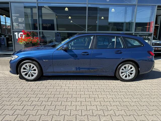 BMW 3-SERIE Touring 320e Touring Advantage *Innovation Pack*