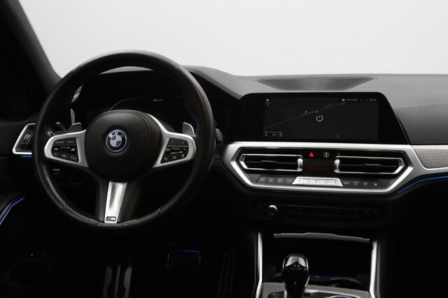 BMW 3-SERIE Touring 330e 293 PK High Executive M-Sport PHEV, Panoramadak, Adap. Cruise Control, Carplay, 360 Camera