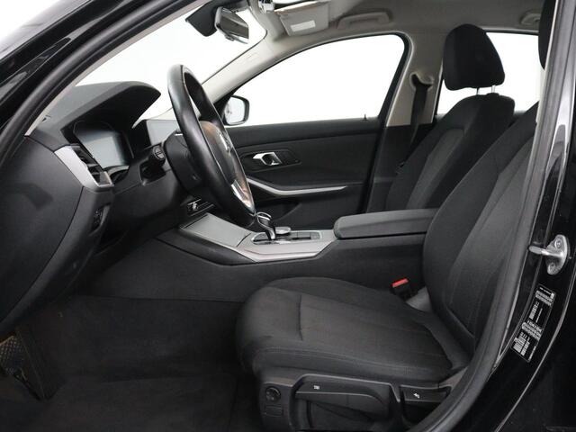 BMW 3-SERIE 318i Business Edition | Cruise controle | Navigatie | Carplay | Park assist | Virtueel dahboard | NAP 123.477km