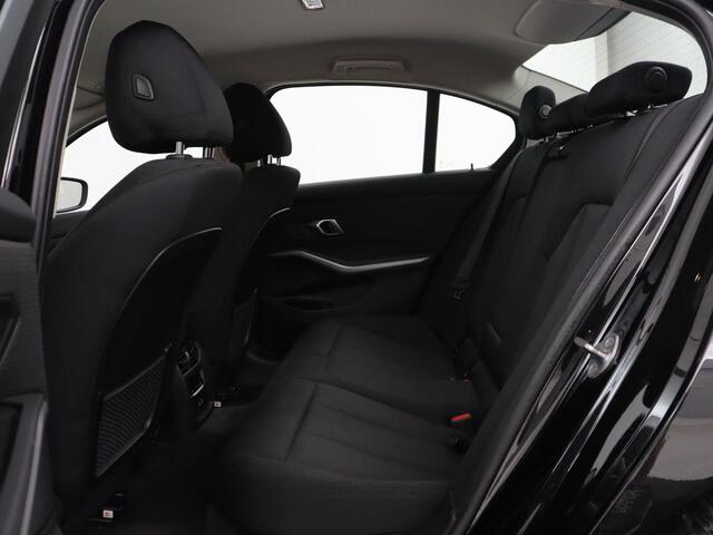 BMW 3-SERIE 318i Business Edition | Cruise controle | Navigatie | Carplay | Park assist | Virtueel dahboard | NAP 123.477km