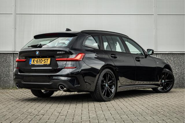 BMW 3-SERIE Touring 320i M Sport High Ex Camera / HiFi / Trekhaak / 19inch /