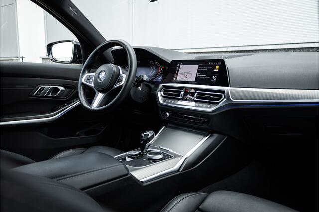 BMW 3-SERIE Touring 320i M Sport High Ex Camera / HiFi / Trekhaak / 19inch /