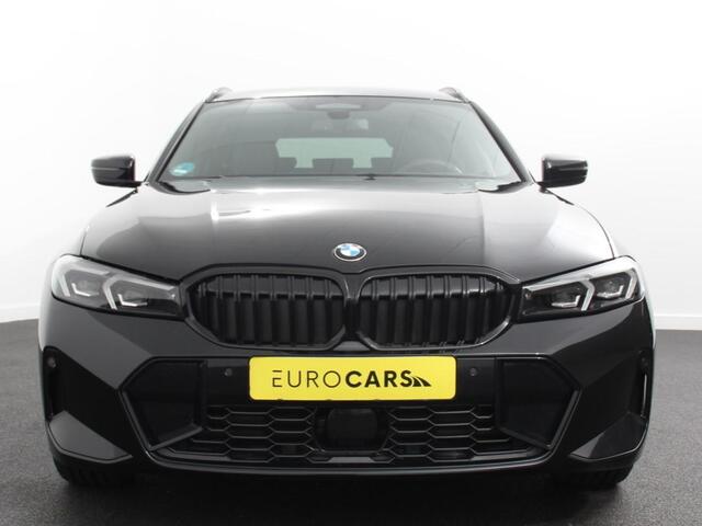 BMW 3-SERIE Touring 330e M-Sport PHEV Digitale Cockpit Climate control Stoel verwarming LED Sfeer verlichting Lichtmetalen velgen Navigatie Apple carplay/ Android auto Parkeersensoren
