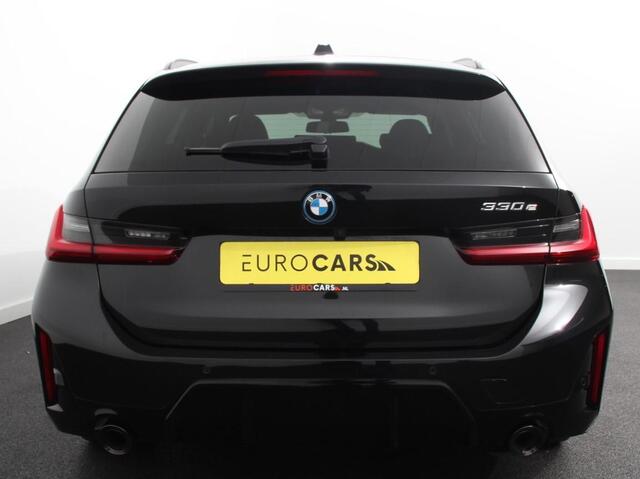 BMW 3-SERIE Touring 330e M-Sport PHEV Digitale Cockpit Climate control Stoel verwarming LED Sfeer verlichting Lichtmetalen velgen Navigatie Apple carplay/ Android auto Parkeersensoren