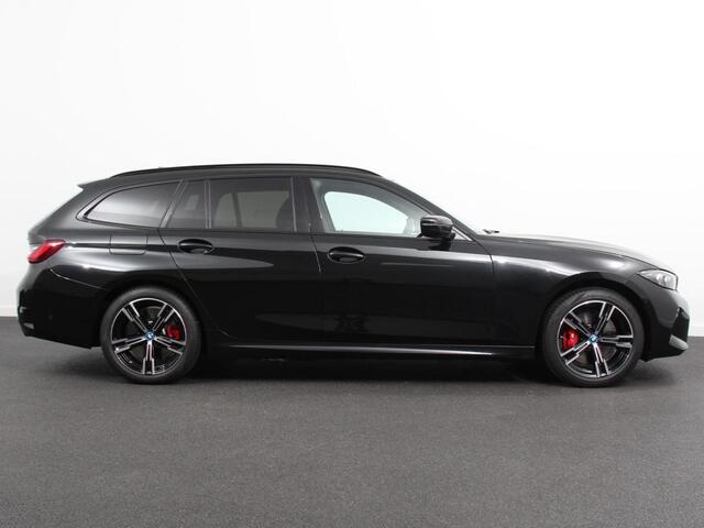 BMW 3-SERIE Touring 330e M-Sport PHEV Digitale Cockpit Climate control Stoel verwarming LED Sfeer verlichting Lichtmetalen velgen Navigatie Apple carplay/ Android auto Parkeersensoren