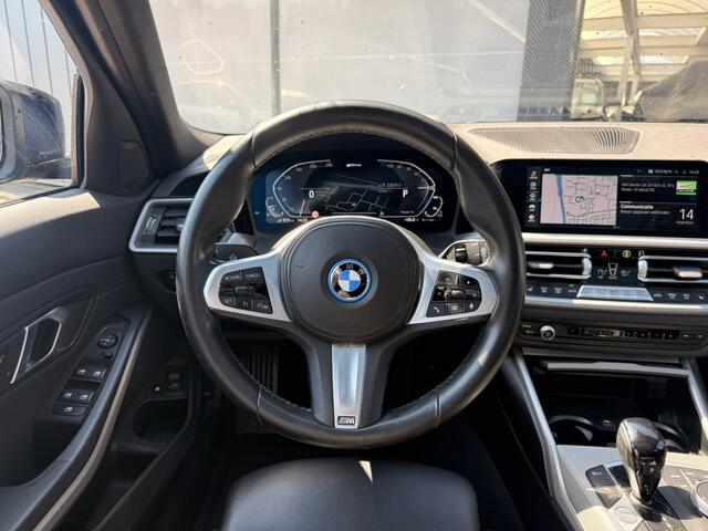 BMW 3-SERIE Touring 320e xDrive Business EditionPlus | Pano | Camera | Leer