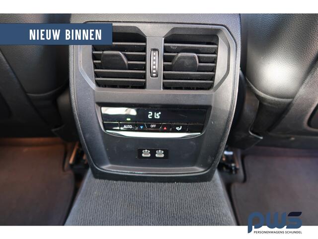 BMW 3-SERIE Touring 318i Business Edition Led / Cruise / Navi / Carplay / PDC / Leer / Clima / NL auto