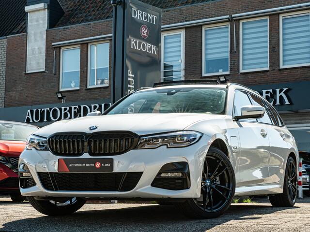BMW 3-SERIE Touring 320e xDrive M-Sport PANO 19 INCH CAMERA SHADOW LINE APPLE CARPLAY